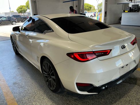 Used 2017 INFINITI Q60 Red Sport 400 AWD/4WD image 12