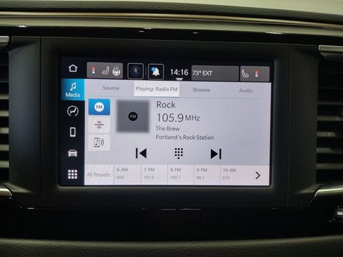 Used 2023 Chrysler Voyager LX FWD image 28