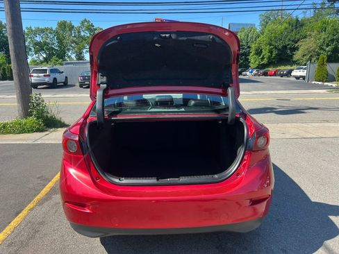 Used 2017 MAZDA MAZDA3 Touring w/ Popular Equipment Package FWD image 9