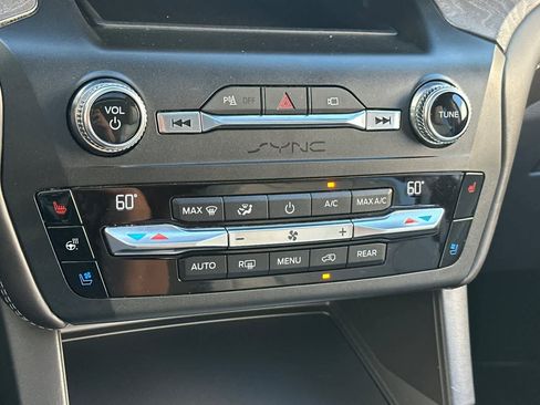 Used 2020 Ford Explorer Platinum image 24