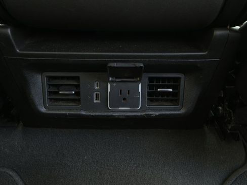 Used 2024 GMC Sierra 1500 SLT image 32