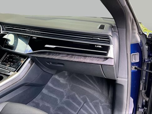 Used 2021 Audi Q8 Premium Plus w/ Premium Plus Package AWD/4WD image 17