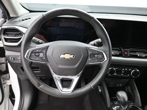 Used 2024 Chevrolet TrailBlazer LT w/ Convenience Package image 16