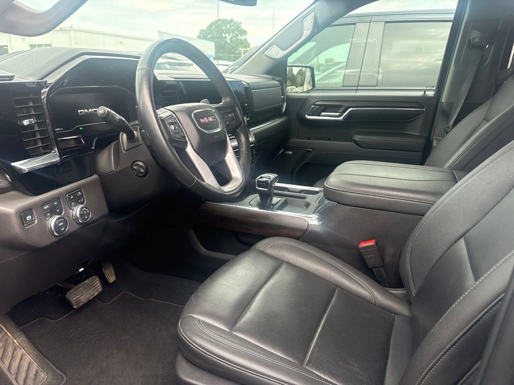 Used 2024 GMC Sierra 1500 SLT w/ SLT Premium Plus Package AWD/4WD image 12
