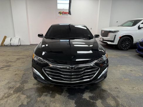 Used 2019 Chevrolet Malibu Premier w/ Sun and Wheel Package image 2