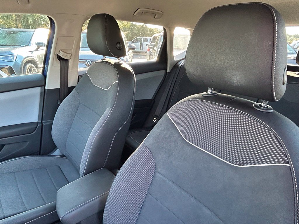 Certified 2023 Volkswagen Taos SE FWD image 16