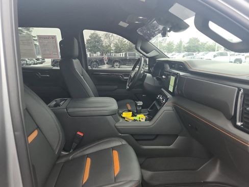 Used 2025 GMC Sierra 1500 AT4 w/ AT4 Premium Package image 7