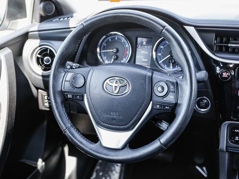 Used 2017 Toyota Corolla SE w/ SE Premium Package image 16