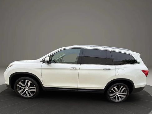 Used 2017 Honda Pilot Touring image 8