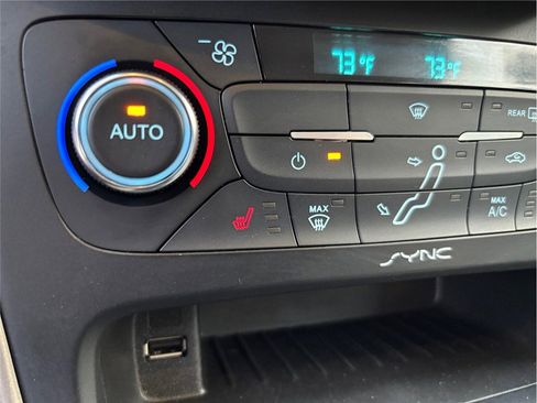 Used 2015 Ford Focus Titanium image 30