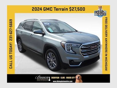 Used 2024 GMC Terrain SLT