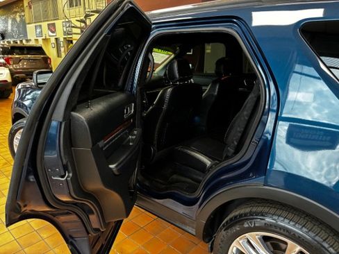 Used 2017 Ford Explorer Limited image 26