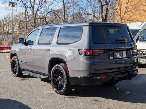 Used 2023 Jeep Wagoneer Series II image 6