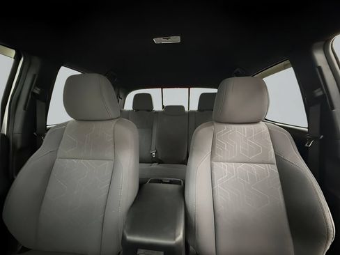 Used 2019 Toyota Tacoma TRD Sport w/ Technology Package AWD/4WD image 29