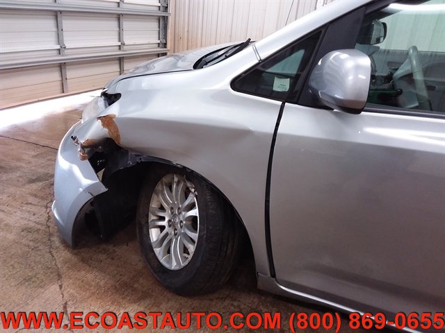 Used 2014 Toyota Sienna XLE w/ Entertainment Package FWD image 17