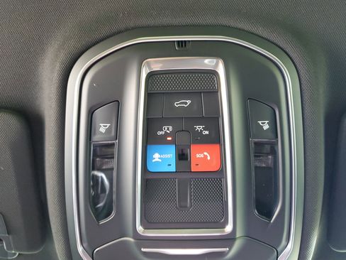 Used 2025 Jeep Grand Cherokee Limited w/ Black Appearance Package RWD image 21