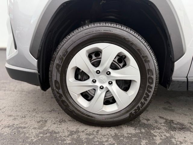 Used 2025 Toyota RAV4 LE FWD image 25