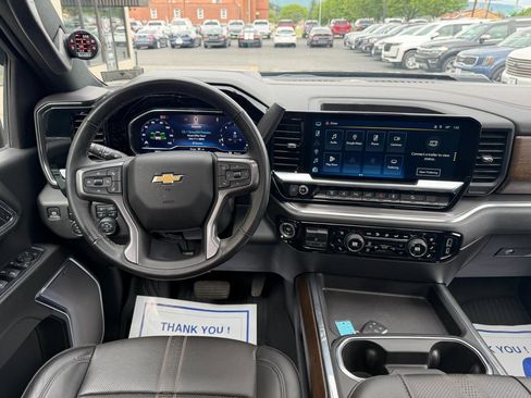 Used 2024 Chevrolet Silverado 2500 High Country w/ High Country Premium Package AWD/4WD image 13