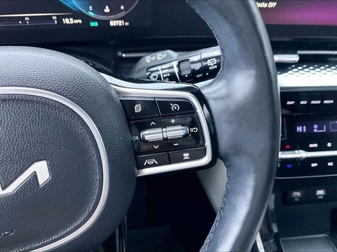 Used 2022 Kia Carnival SX Prestige FWD image 25