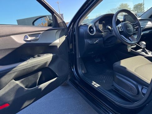 Certified 2023 Kia Forte LXS image 12