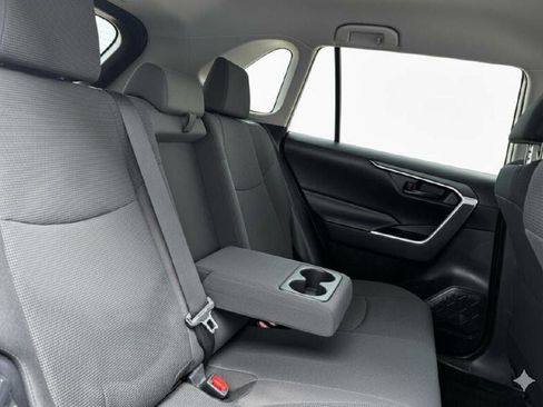 Used 2019 Toyota RAV4 LE image 14