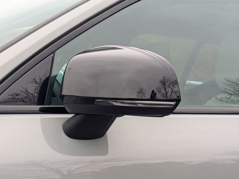 Certified 2026 Volvo XC40 B5 Plus w/ Protection Package Premier image 12