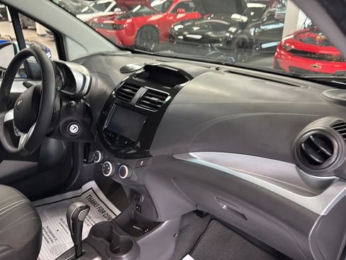 Used 2014 Chevrolet Spark LT FWD image 9