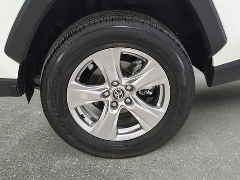 Certified 2025 Toyota RAV4 XLE image 28