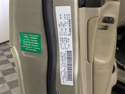 Used 2011 Jeep Grand Cherokee Overland image 34