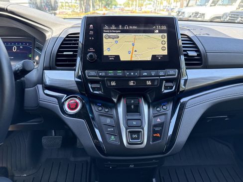 Used 2024 Honda Odyssey Elite image 18
