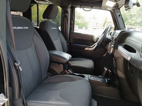 Used 2014 Jeep Wrangler Unlimited Rubicon image 17