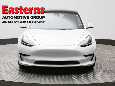 Used 2022 Tesla Model 3 Performance image 2
