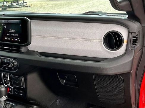 Used 2025 Jeep Wrangler Unlimited Sport AWD/4WD image 16