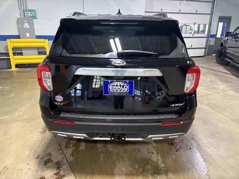 Used 2023 Ford Explorer XLT w/ Equipment Group 202A image 7