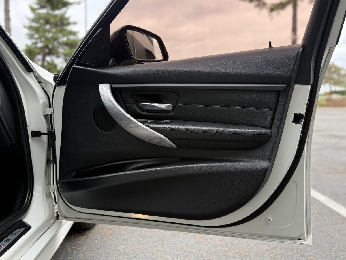 Used 2014 BMW 335i Sedan RWD image 12