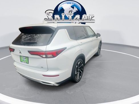 Used 2024 Mitsubishi Outlander SE image 11
