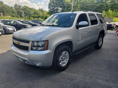 Used 2013 Chevrolet Tahoe LT w/ Luxury Package AWD/4WD image 4
