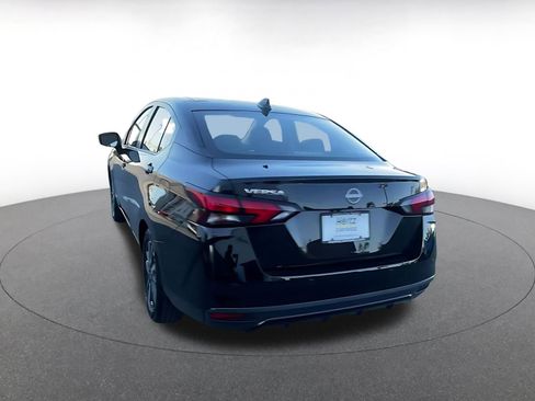 Used 2025 Nissan Versa SV image 11