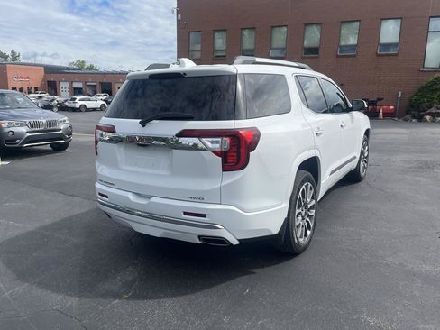 Used 2023 GMC Acadia Denali w/ Denali Ultimate Package AWD/4WD image 10