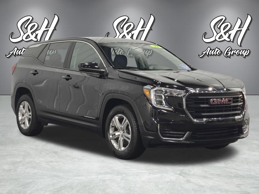 Used 2022 GMC Terrain SLE w/ LPO, Floor Liner Package AWD/4WD image 2