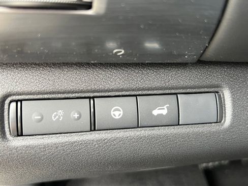 New 2026 Nissan Pathfinder SL image 25