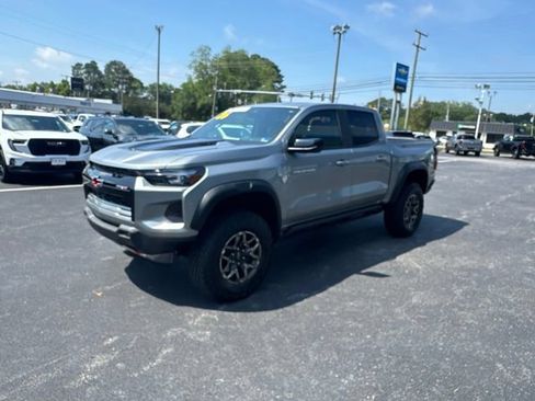 Used 2026 Chevrolet Colorado ZR2 w/ Technology Package AWD/4WD image 18