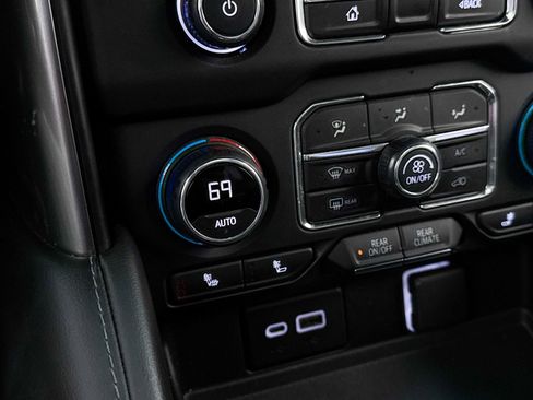 Used 2022 Chevrolet Tahoe Z71 w/ Luxury Package image 27