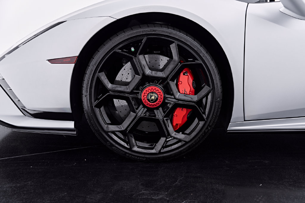 Used 2023 Lamborghini Huracan Tecnica RWD image 3