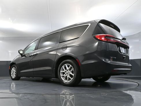 Used 2021 Chrysler Pacifica Touring-L image 52