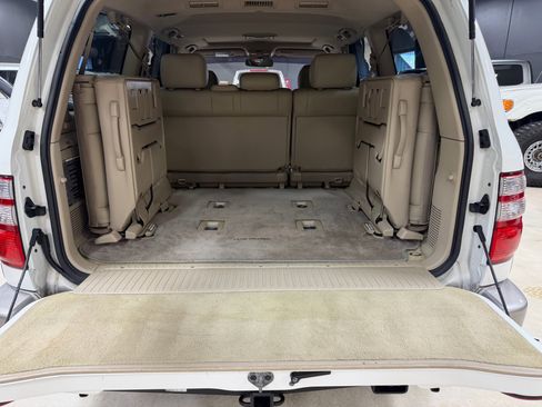 Used 2004 Toyota Land Cruiser image 27