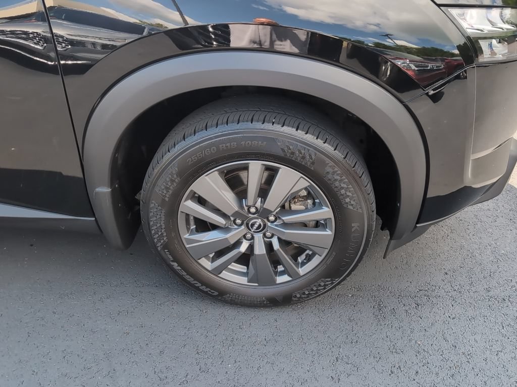 Used 2024 Nissan Pathfinder S AWD/4WD image 3