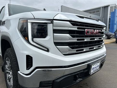 New 2026 GMC Sierra 1500 SLE image 4