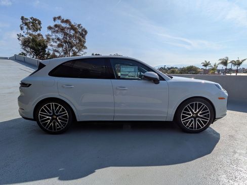 New 2026 Porsche Cayenne image 8