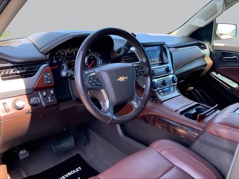 Used 2019 Chevrolet Tahoe Premier AWD/4WD image 18